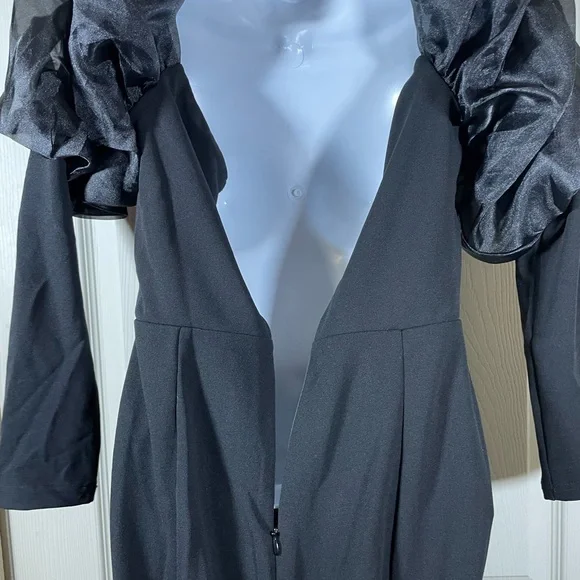 Chic Black Long Sleeve Gown